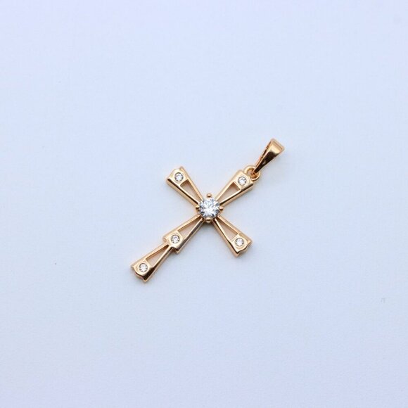 "Elegant Rose Gold Cross Pendant with Sparkling Center Stone, XPPT1833 - Picture 7 of 12